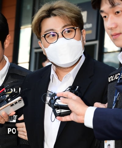[TEN포토]'음주 뺑소니' 김호중 "죄송하다 끝나고 애기하겠다"
