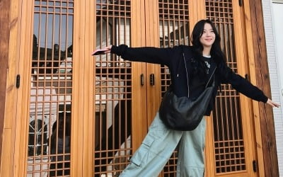 I can't believe it even after seeing it... Blackpink Jisoo, unrealistic leg length