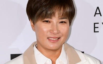 パク・セリ、父親と法的紛争
