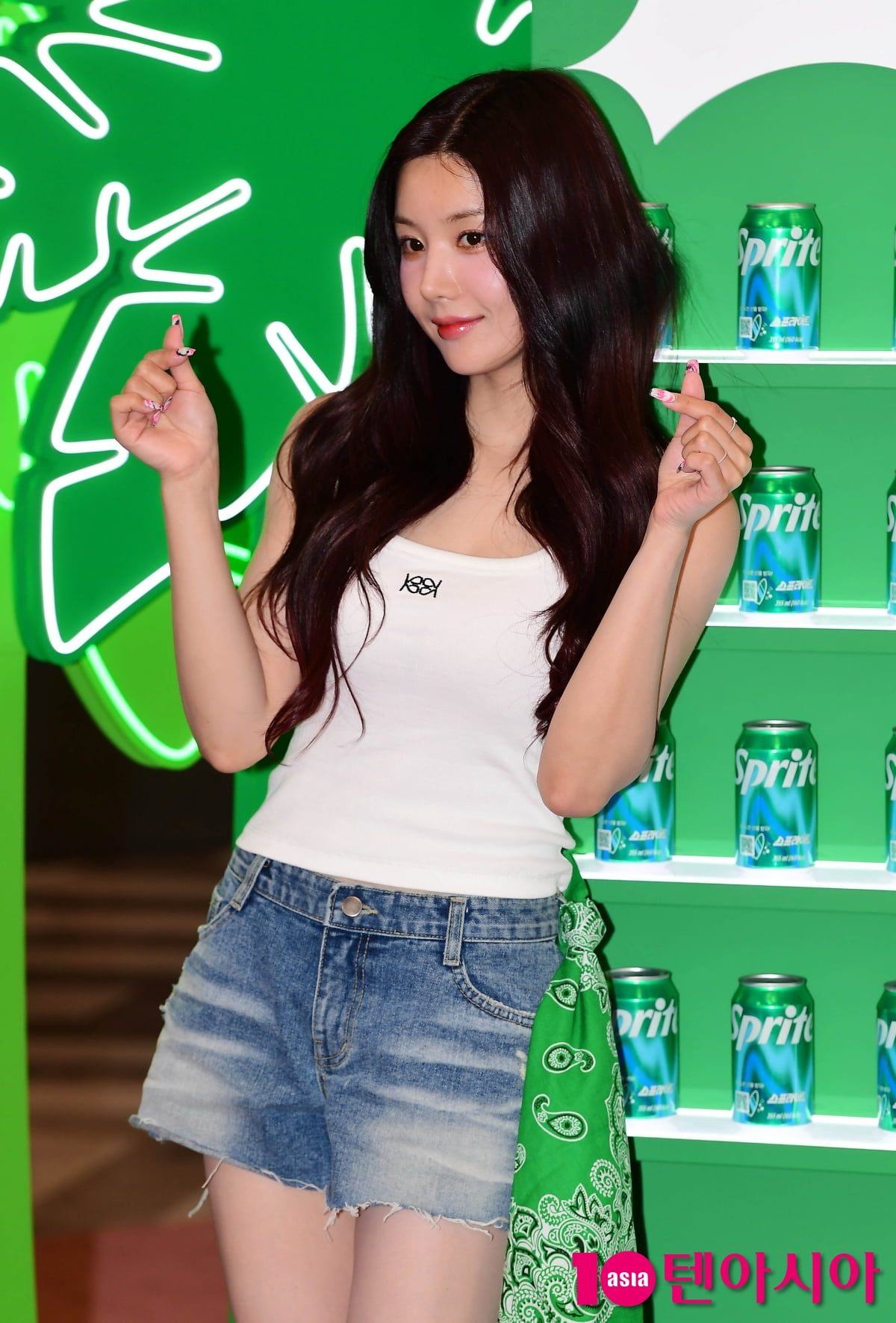 [TEN포토]권은비 '러블리 하트'