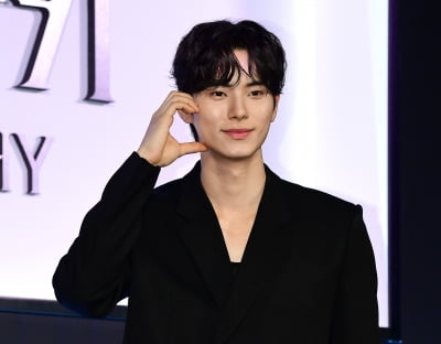 [TEN포토]이채민 '보조개 하트'