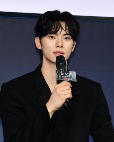 [TEN포토]이채민 '하이라키 안할 이유가 없어'