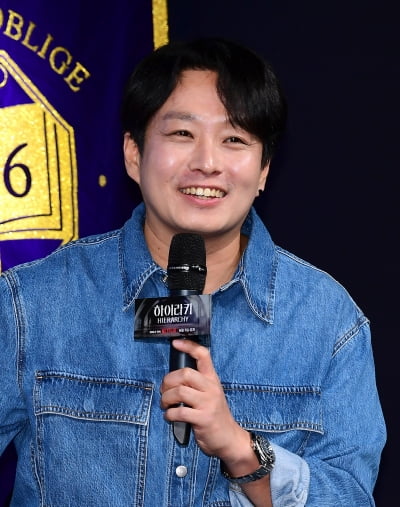 [TEN포토]배현진 감독 '노정의 인형같아...캐릭터 해석도 뛰어나'