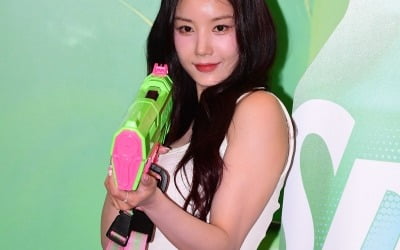 권은비, '서머 퀸'이 돌아온다…18일 '사보타지'로 컴백