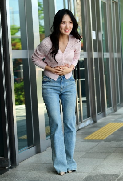 [TEN포토]김혜윤 '핑크빛 인사'