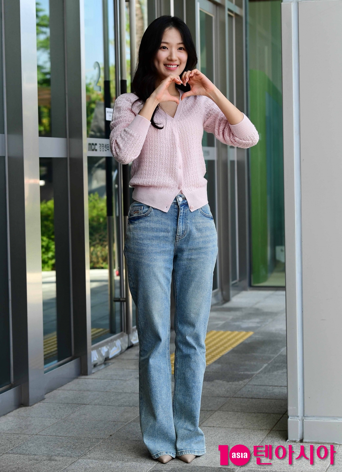 [TEN포토]김혜윤 '핑크빛 하트'