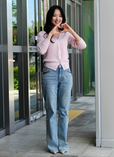 [TEN포토]김혜윤 '핑크빛 하트'