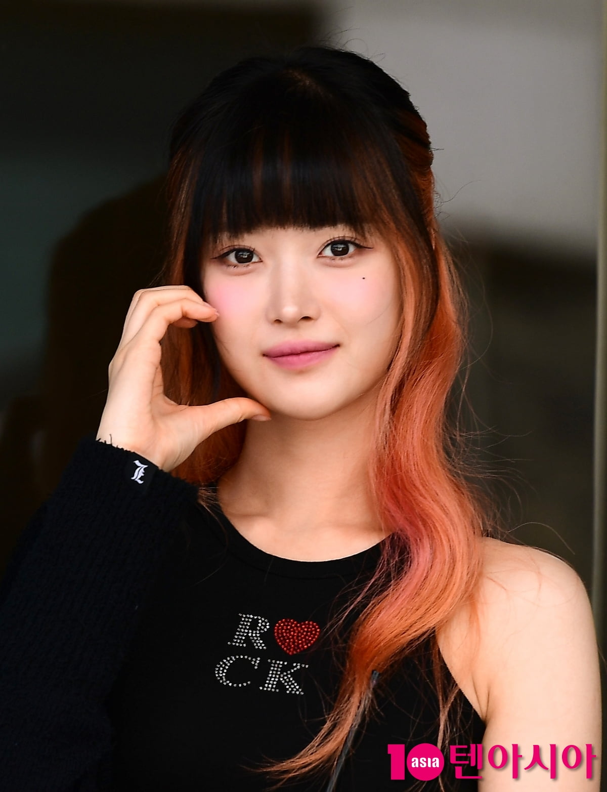 [TEN포토]하이키 서이 '매력적인 하트'