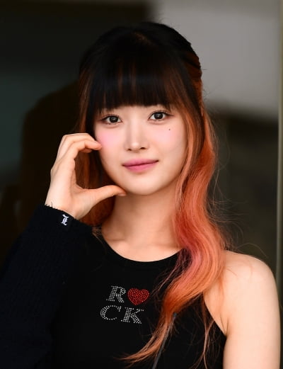 [TEN포토]하이키 서이 '매력적인 하트'