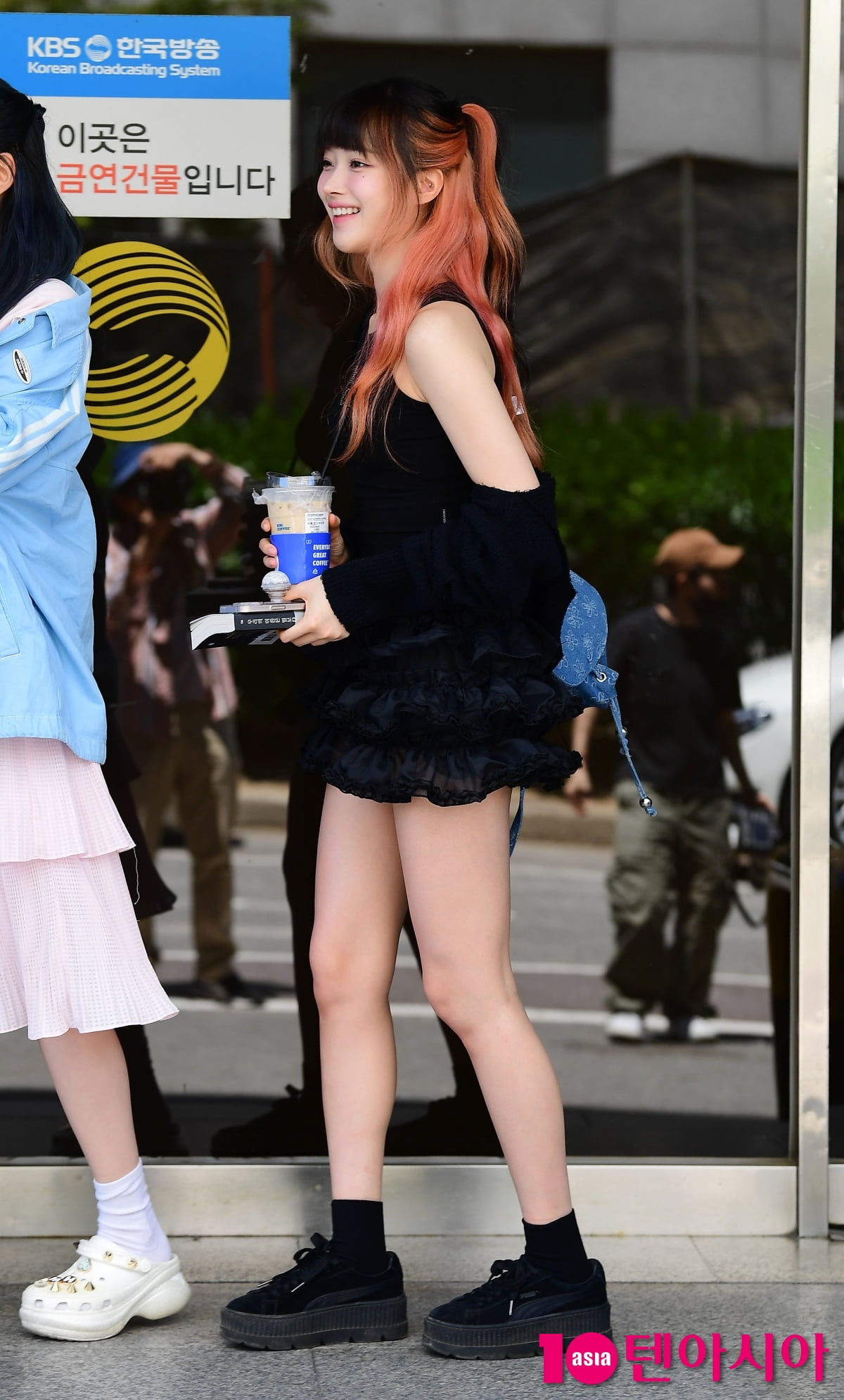 [TEN포토]하이키 서이 '머리부터 발끝까지 센스 가득'