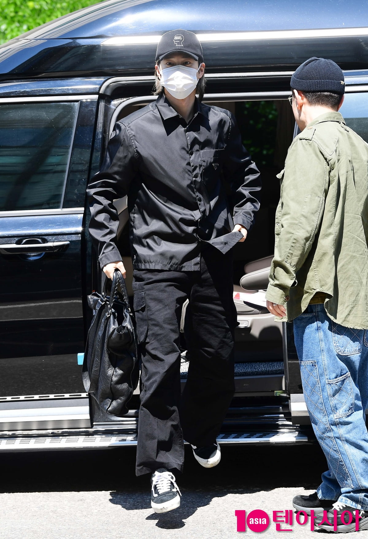 [TEN포토]엑소 수호 '머리부터 발끝까지 올블랙'