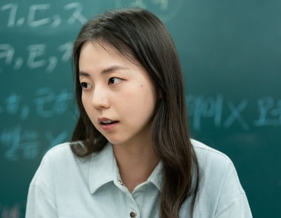 アン・ソヒ、学園講師になった