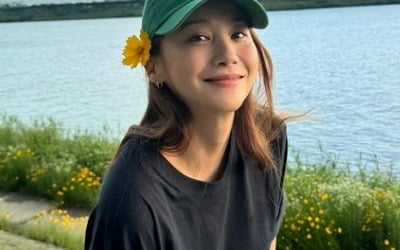 Yoo In-young, 40 years old, unbelievably innocent beauty