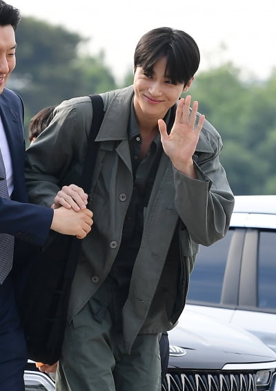 [TEN포토]변우석 '선재의 꽃미소'