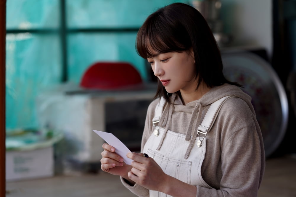 천우희 "과거 후회, 미래 불안…현재 만끽하길"('히어로는 아닙니다만')