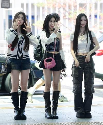 [TEN포토]베이비몬스터 로라-치키타-아사 '상큼 발랄'