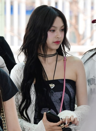[TEN포토]베이비몬스터 치키타 '쇄골미인'