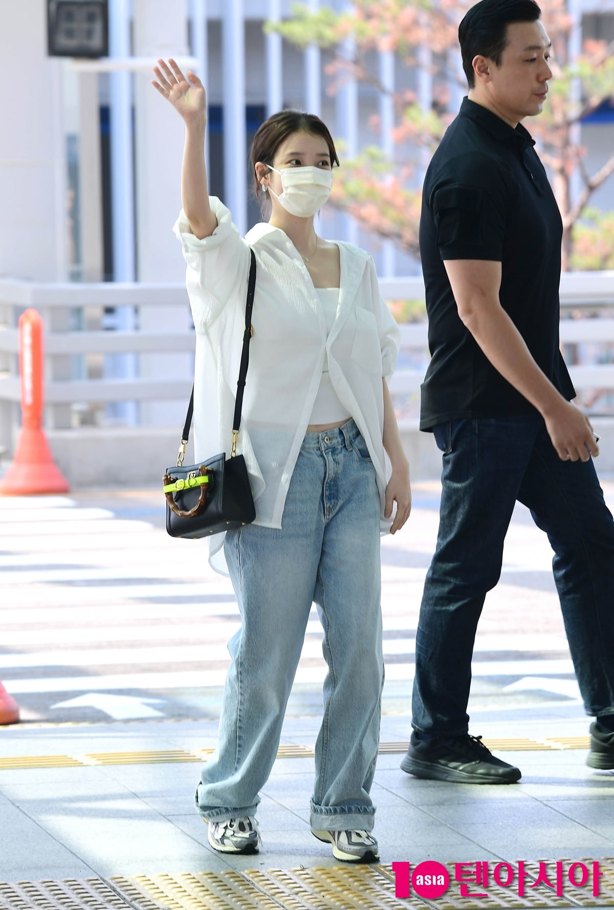 [TEN포토]아이유 '청바지+흰티만 입어도 빛나'