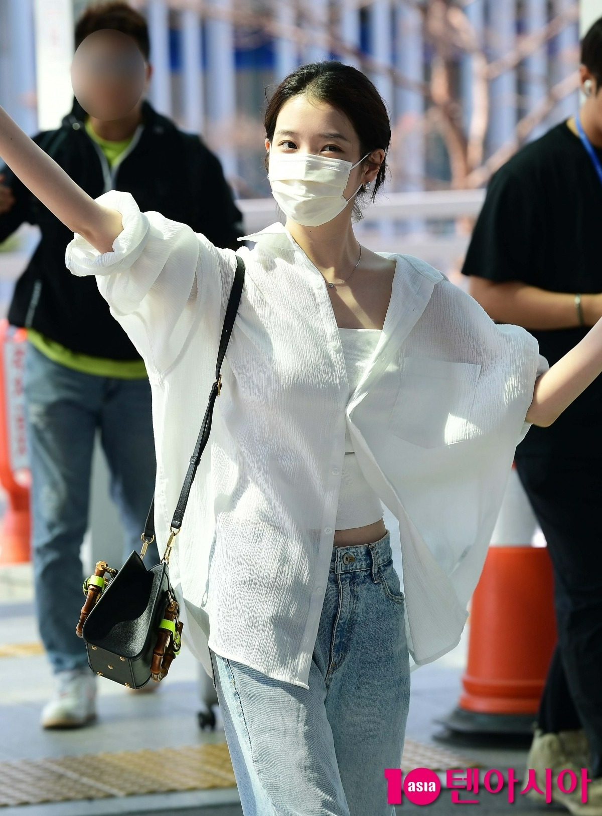 아이유, 레몬같은 상큼한 매력...여신은 오늘도 열일중[TEN포토+]