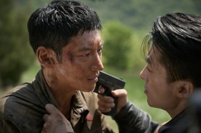 질주하는 이제훈 VS 끝까지 쫓는 구교환 ('탈주')