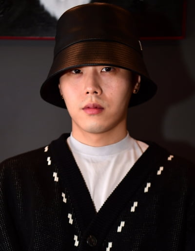 [단독] 영제이, 병역 기피 의혹에 "父에 학대받은 후 소년가장, 약 먹고 기절할 정도"[인터뷰①]