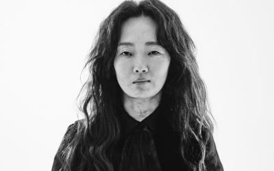 Lee Bong-ryeon returns to theater stage after 4 years
