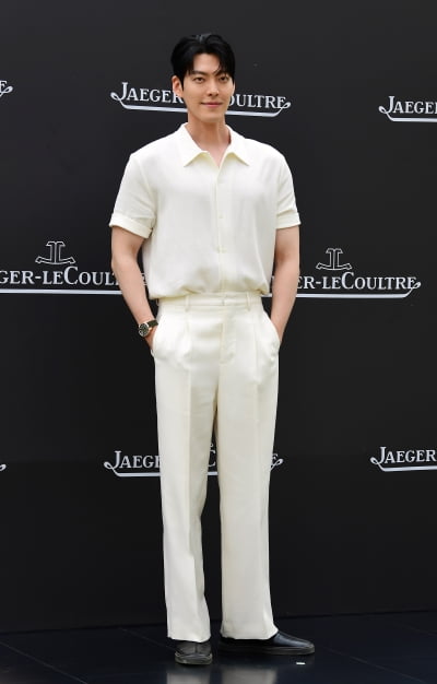 [TEN포토]김우빈 '우아한 화이트'