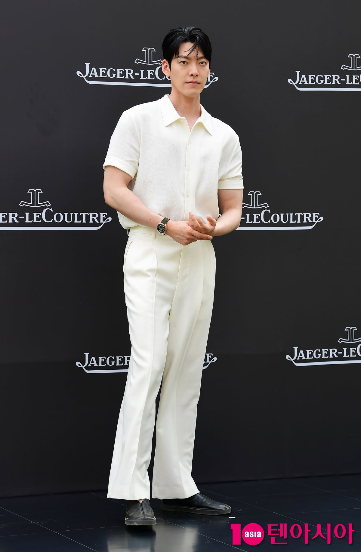 [TEN포토]김우빈 '우월한 비율'