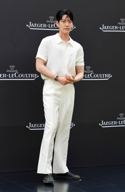 [TEN포토]김우빈 '우월한 비율'