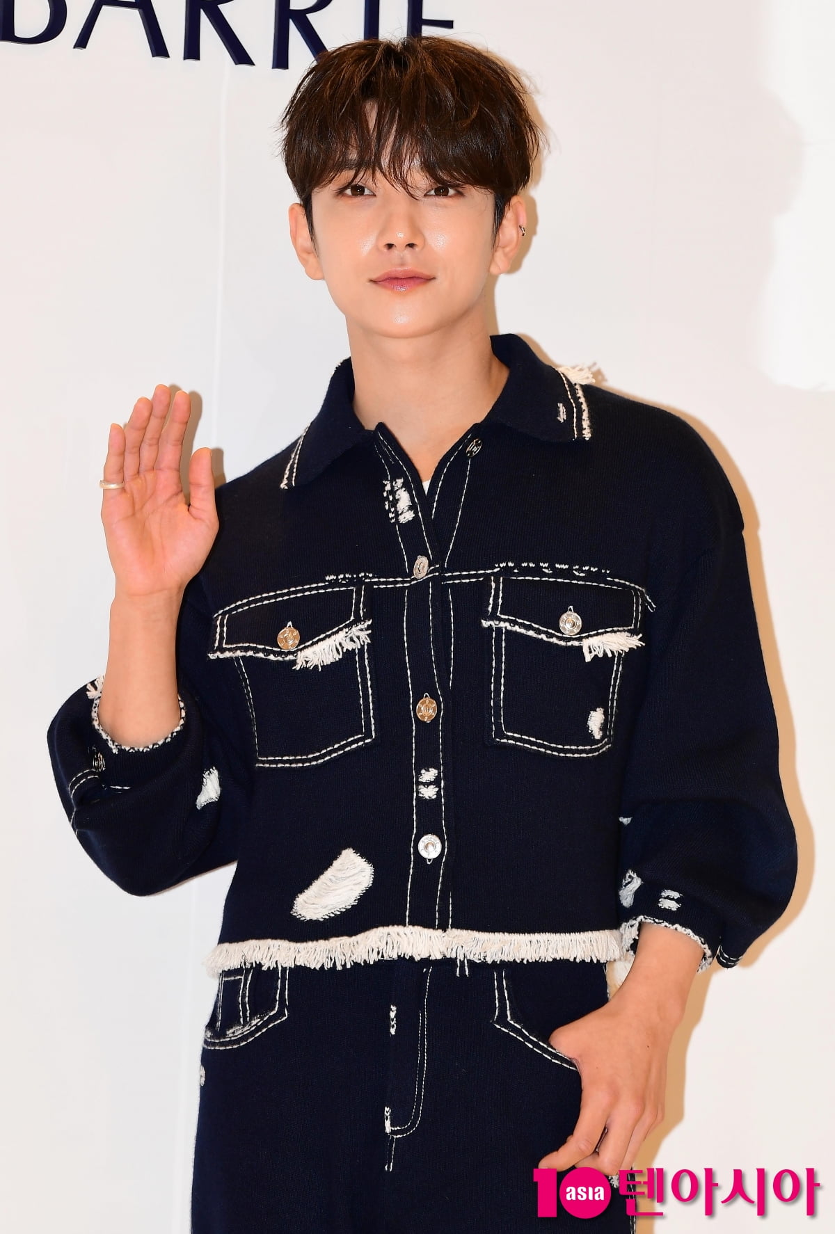 [TEN포토]조슈아 '오늘도 멋짐'