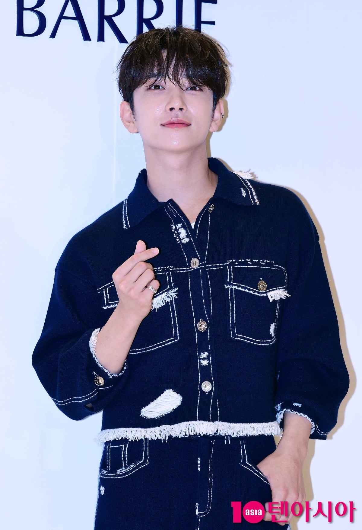 [TEN포토]조슈아 '백화점을 밝히는 외모'