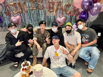 BTSのジン戦役「泣かないようにしたけど2回泣いた」