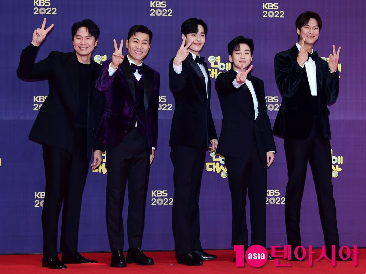 [종합] '1박2일' 대상도 받았는데…연정훈·나인우·이정규 PD, 안타까운 소식 전해