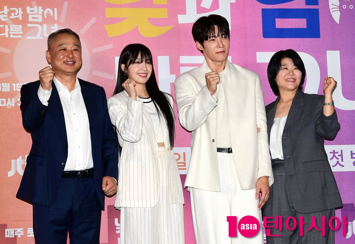 [TEN포토]이형민 감독-이정은-정은지-최진혁 '낮과 밤이 다른 그녀 파이팅!'