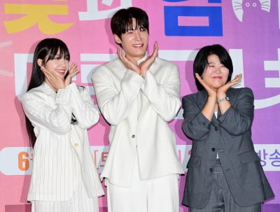 [TEN포토]이정은-정은지-최진혁 '나란히 꽃받침'
