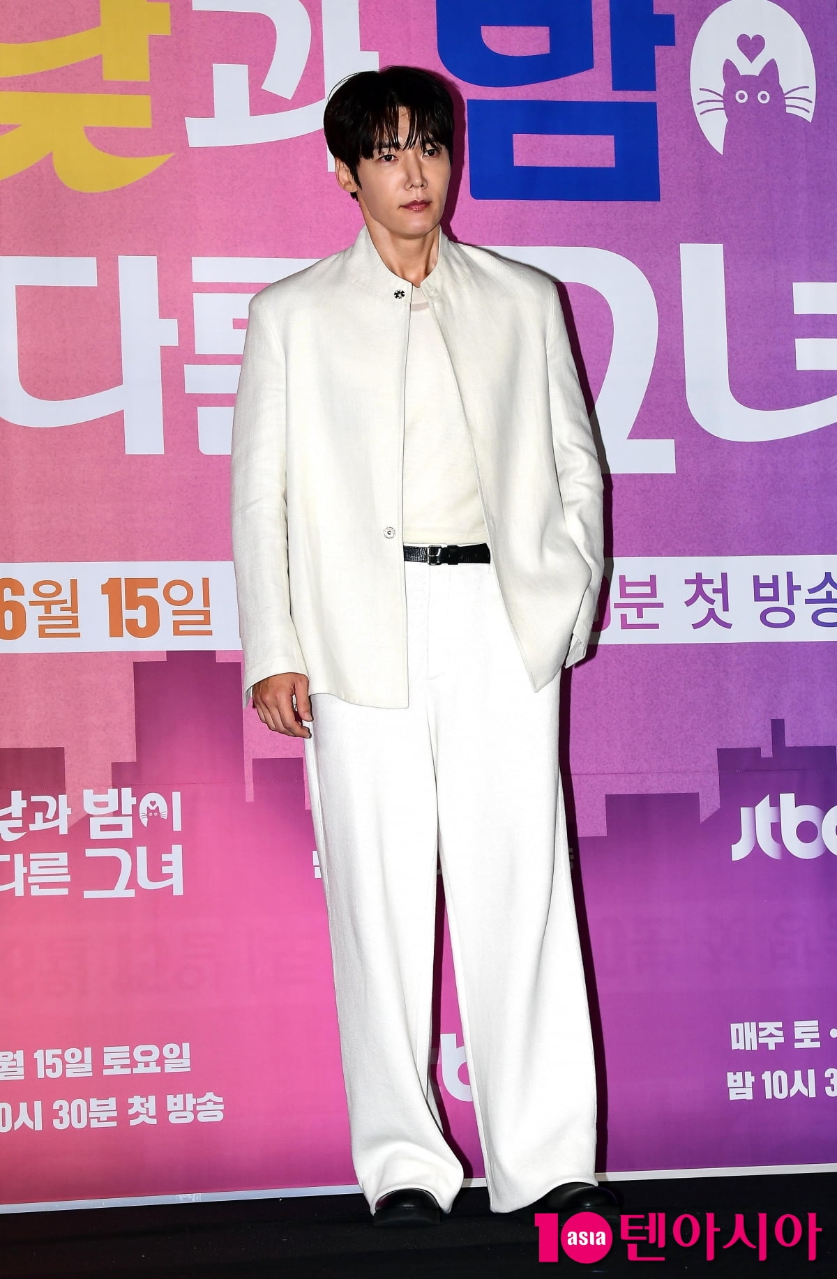 [TEN포토]최진혁 '능력캐 검사'