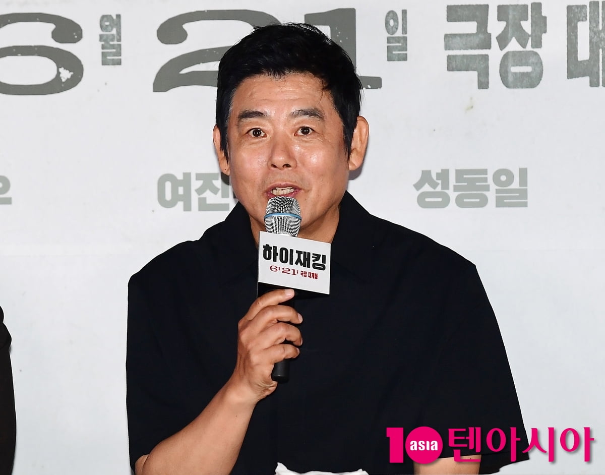 [TEN포토]성동일 '지금까지 보지못했던 단백한 연기를 선보였다'