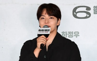 하정우 "납치범 여진구, 눈 돌아간 모습 인상적" ('하이재킹')