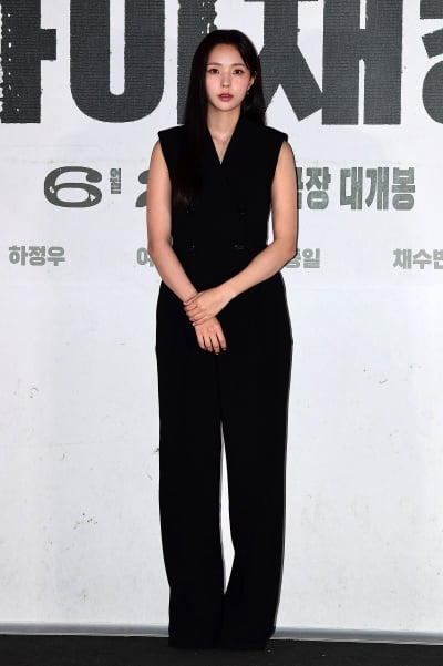[TEN포토]채수빈 '시크한 블랙여신'