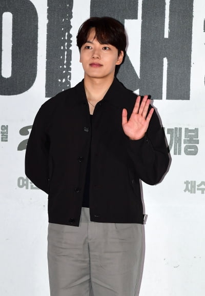 [TEN포토]여진구 '훈훈한 인사'