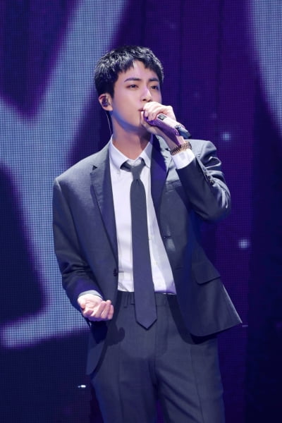 BTS 진, 김석진 병장 군대 일화 대방출 "전역 때 신병들 울어서 나도 울어"