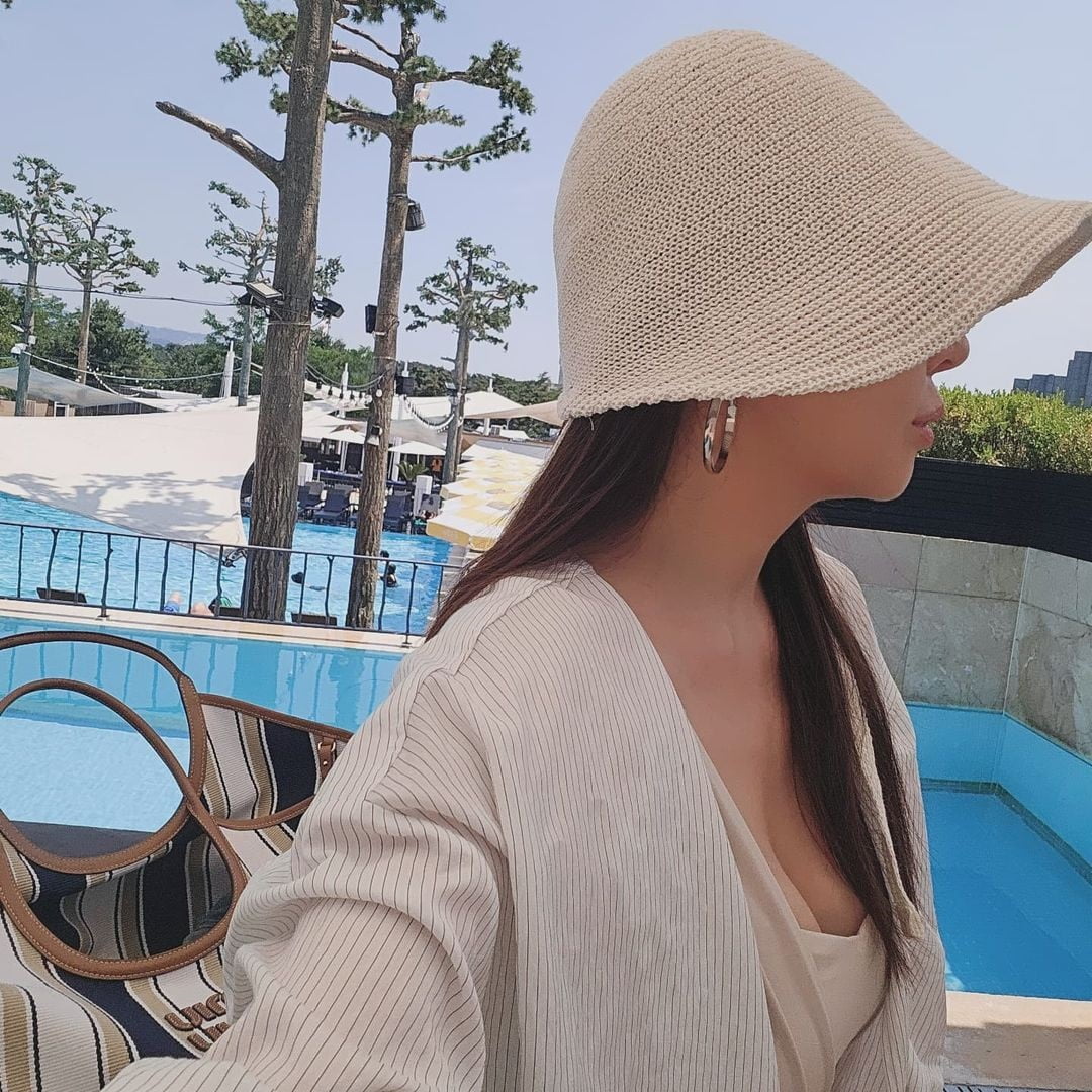 소유진, 5성급호텔 수영장 갈 땐 265만원짜리 천가방 들고…신난 애셋맘