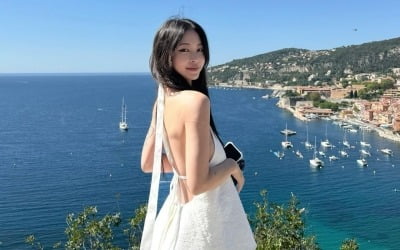 '10살 연하♥' 한예슬, 신혼여행 중 과감한 등 노출…군살 제로