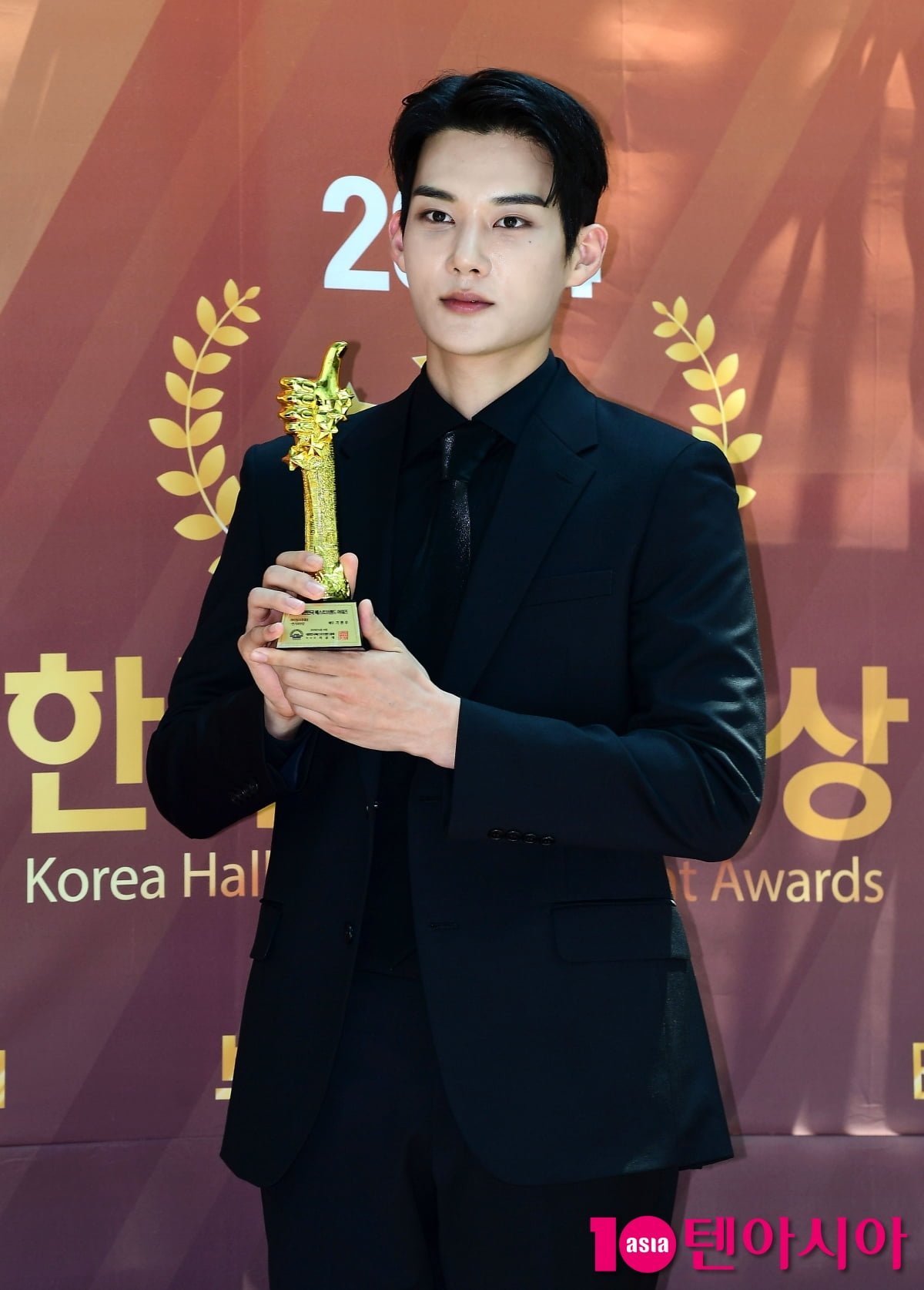 [TEN포토]기현우 '라이징스타상 수상'
