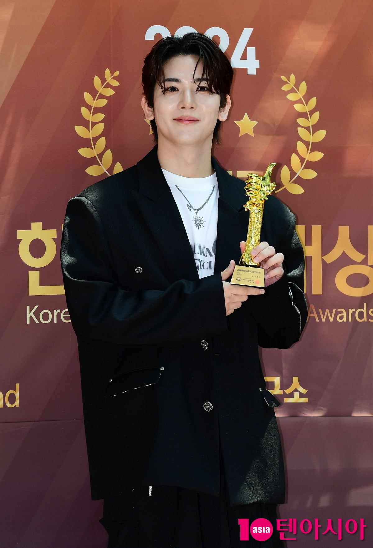 [TEN포토]양건우 '배우 신인상 수상'