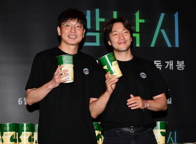 [TEN포토]손석구-문병곤 감독 '영화 '밤낚시' 주역들'