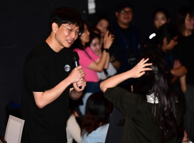 [TEN포토]문병곤 감독 '밤낚시 재미있게 보았나요?'