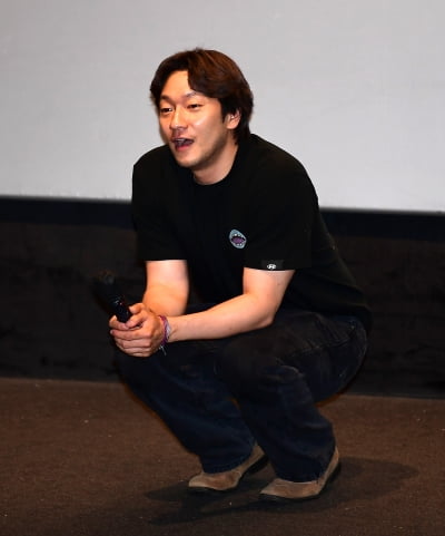 [TEN포토]손석구 '행복한 무대인사'