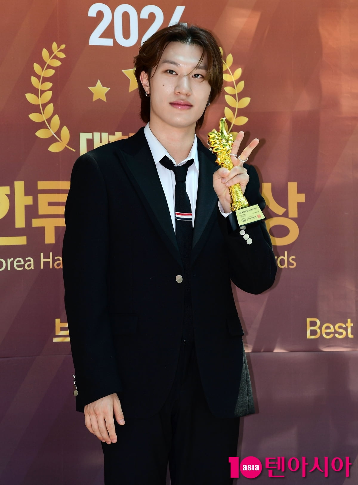 [TEN포토]방예담 '귀엽게 브이'