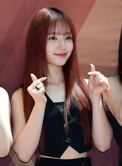 [TEN포토]유니스 방윤하 '싱그러운 하트'